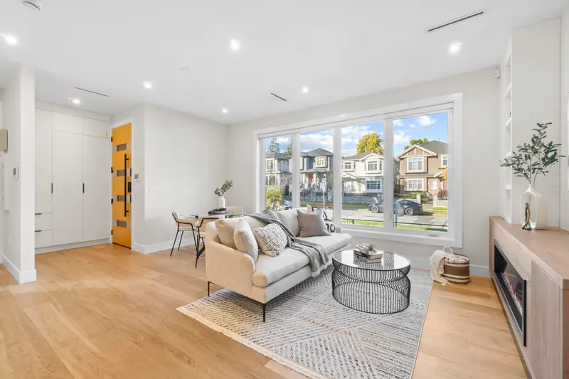 40 E 46TH AVENUE - photo 2 of 25