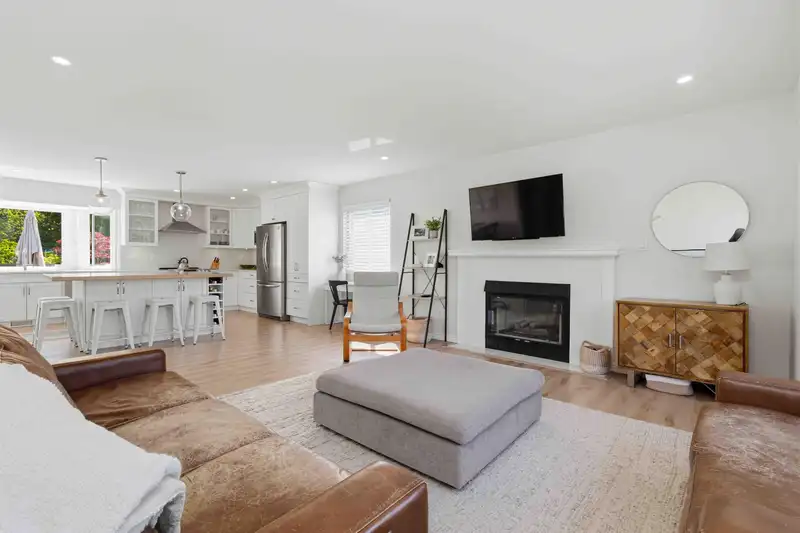 16162 8A AVENUE - photo 4 of 25