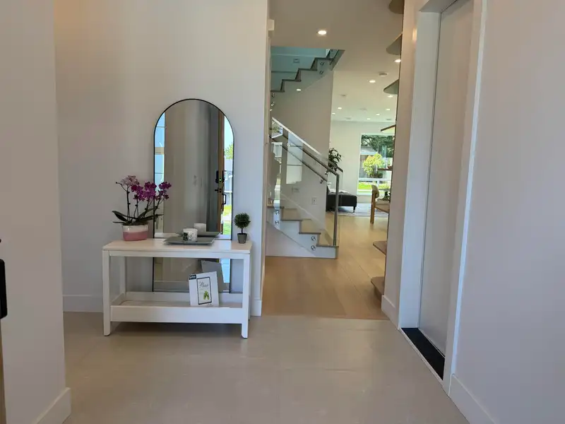967 52A STREET - photo 3 of 33