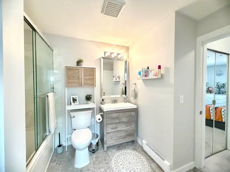 412 2960 PRINCESS CRESCENT - photo 3 of 40