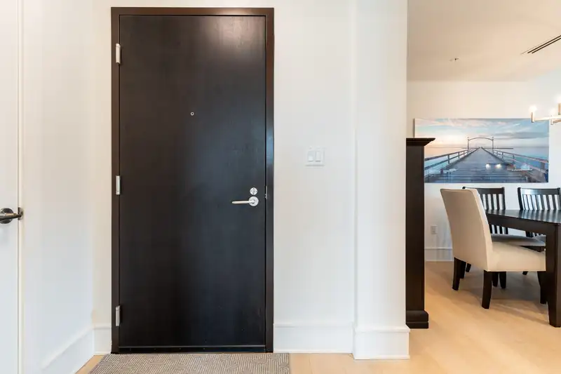 501 1501 FOSTER STREET - photo 4 of 40