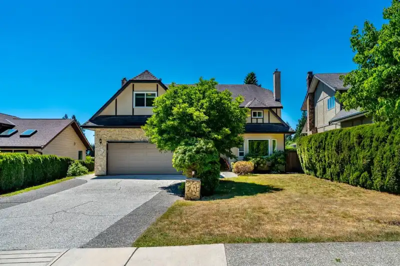 382 BALFOUR DRIVE - photo 1 of 40