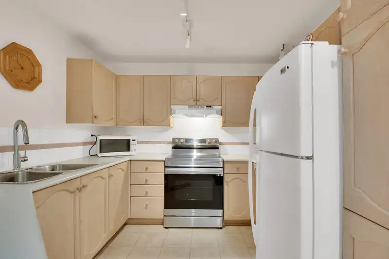 110 10756 138 STREET - photo 4 of 24