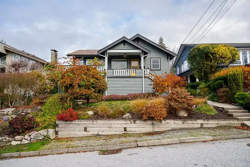 254 W WINDSOR ROAD - photo 1 of 28