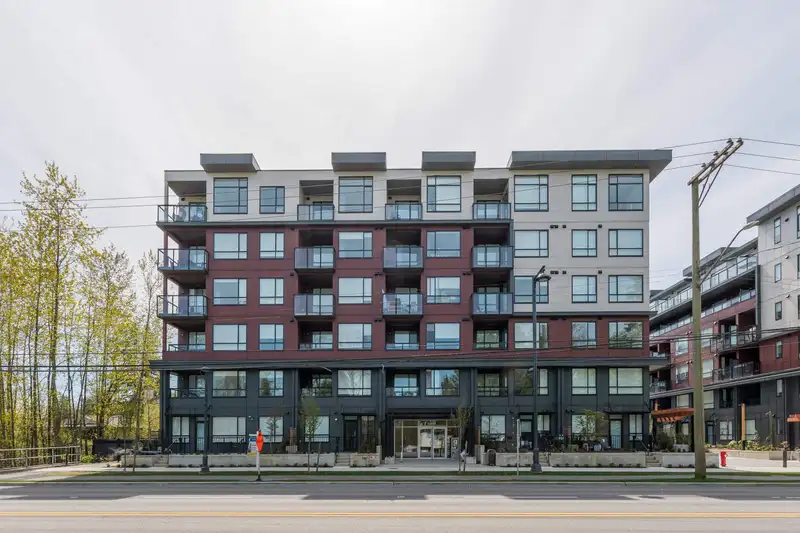 E416 13858 108 AVENUE - photo 1 of 26