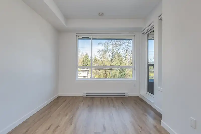 E416 13858 108 AVENUE - photo 3 of 26
