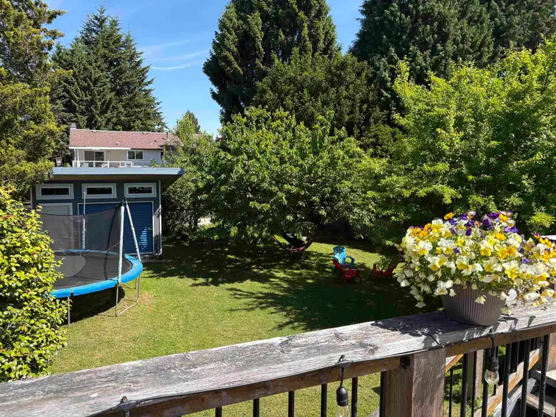 15847 RUSSELL AVENUE - photo 1 of 16