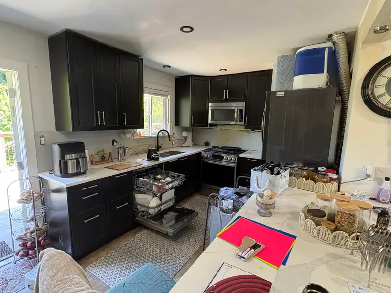 15847 RUSSELL AVENUE - photo 3 of 16