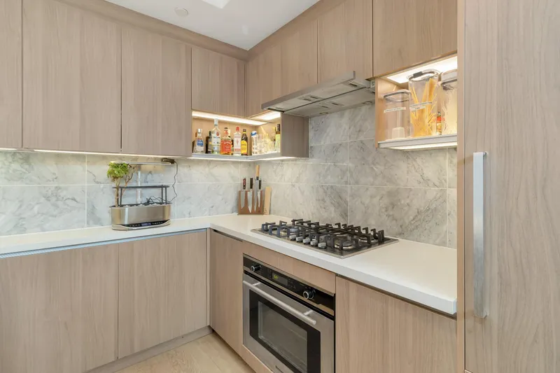 TH3 13720 100 AVENUE - photo 4 of 18