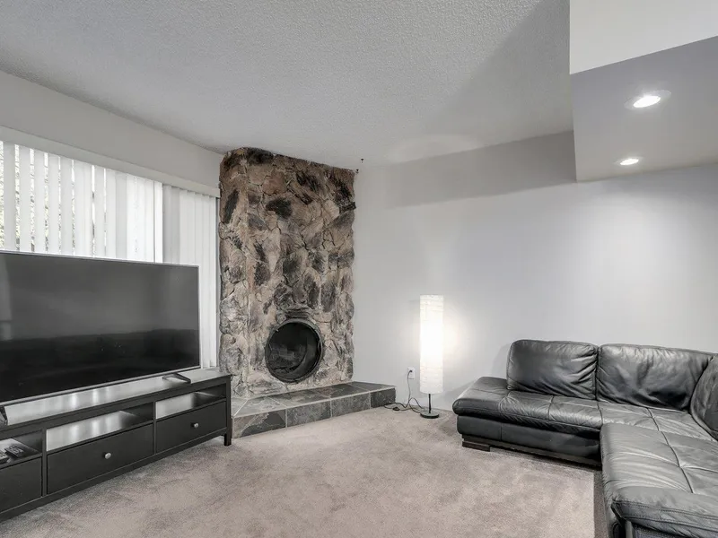 3336 VINCENT STREET - photo 3 of 22