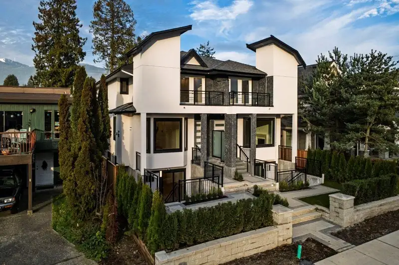 254 E 18TH STREET - photo 3 of 40