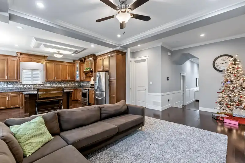 8109 212 STREET - photo 4 of 35