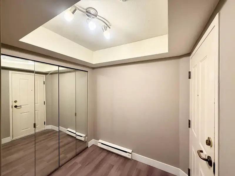 103 3189 CAMOSUN STREET - photo 3 of 25