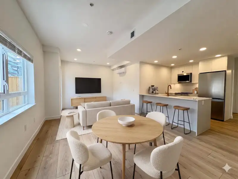 14 728 LEA AVENUE - photo 1 of 13