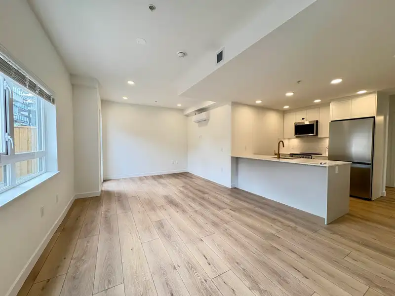 14 728 LEA AVENUE - photo 2 of 13