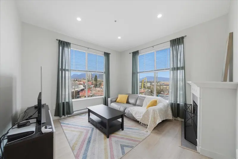 410 2478 SHAUGHNESSY STREET - photo 1 of 25