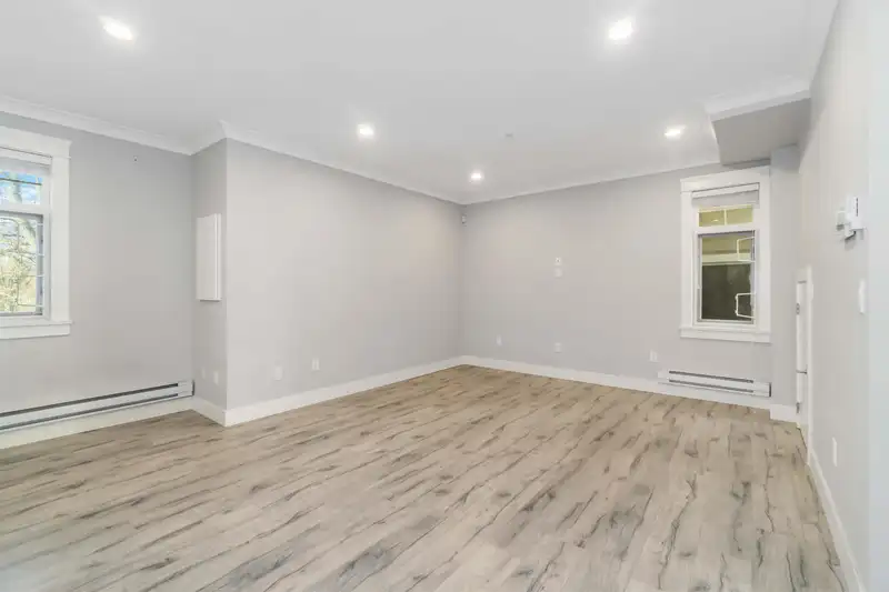 5665 KILLARNEY STREET - photo 4 of 30