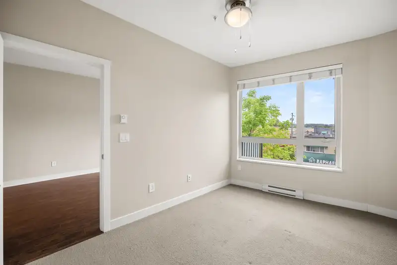 305 20460 DOUGLAS CRESCENT - photo 4 of 30
