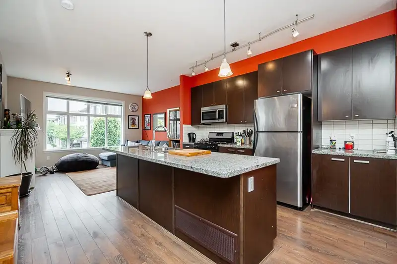 109 18777 68A AVENUE - photo 3 of 30