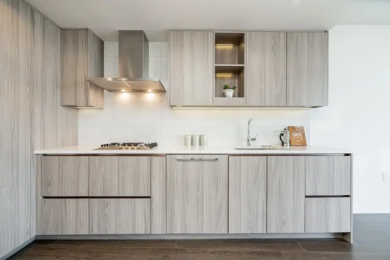 2107 89 NELSON STREET - photo 2 of 25