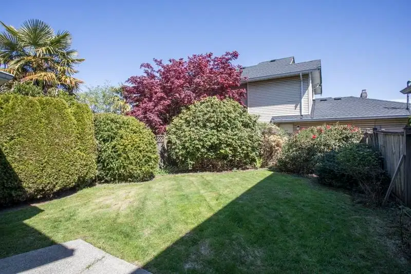 11740 2ND AVENUE - photo 3 of 32