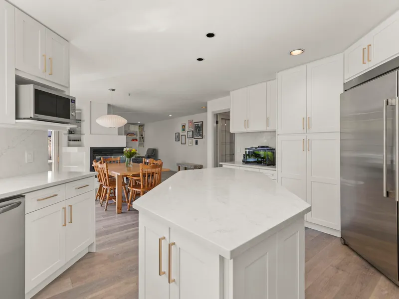 4580 CAMERON COURT - photo 4 of 25