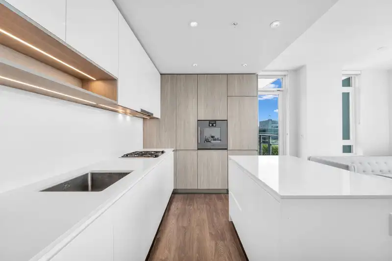 902 6808 MINORU BOULEVARD - photo 2 of 24