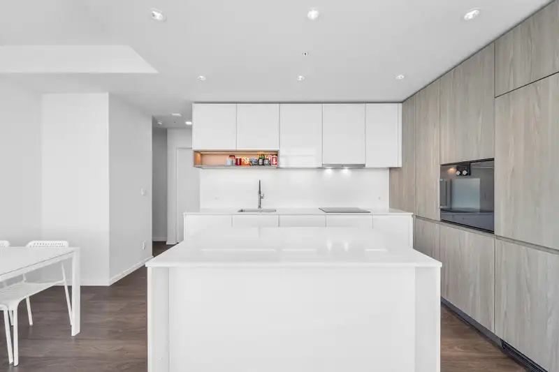 902 6808 MINORU BOULEVARD - photo 4 of 24