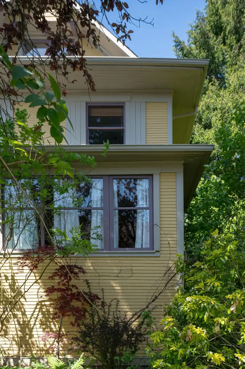 287 E 26TH AVENUE - photo 1 of 39