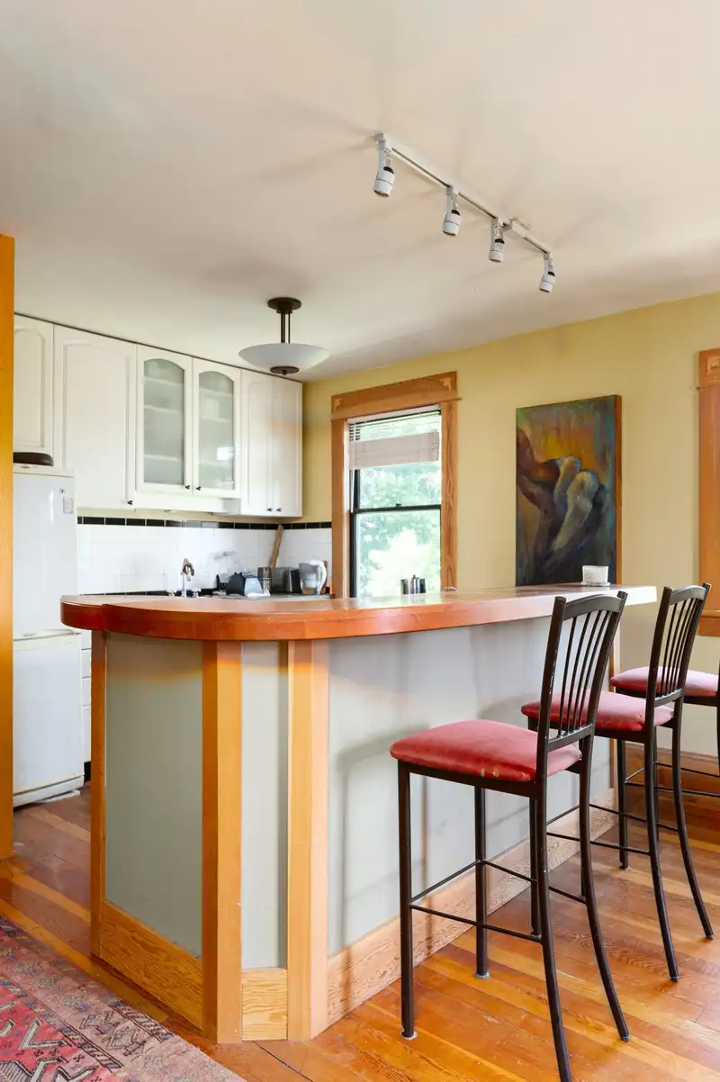 287 E 26TH AVENUE - photo 2 of 39