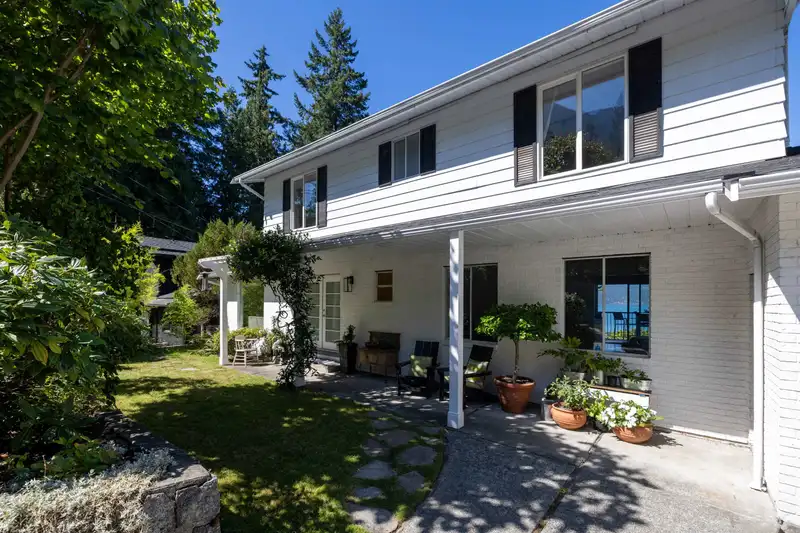 110 SEAVIEW PLACE - photo 3 of 40