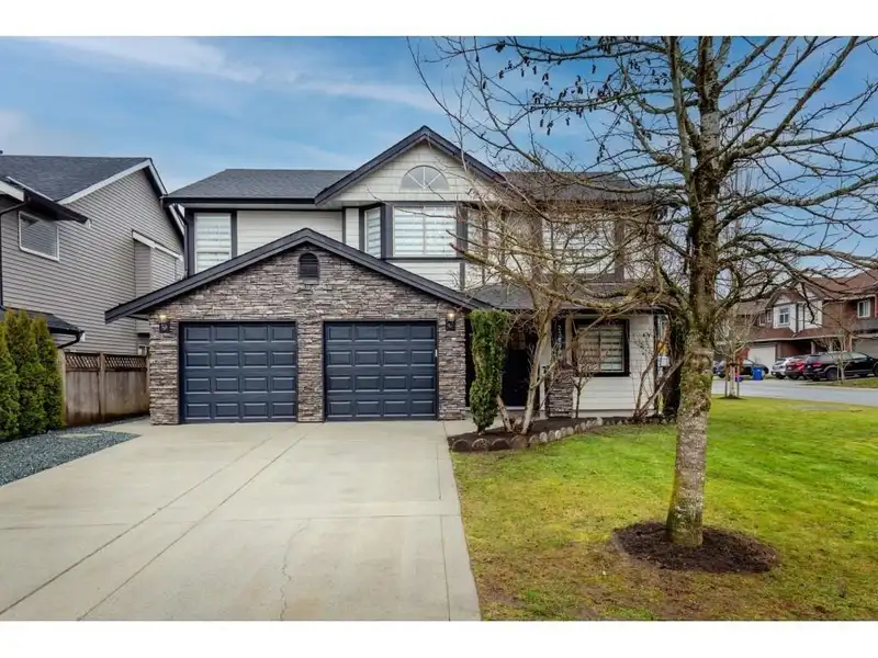 23899 119A AVENUE - photo 1 of 39