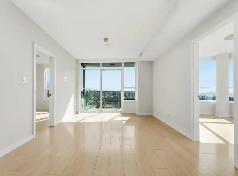 1702 125 14TH STREET - photo 2 of 38