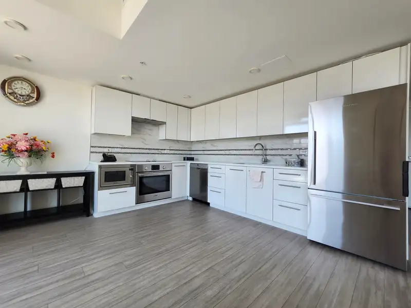 578 438 W KING EDWARD AVENUE - photo 4 of 31