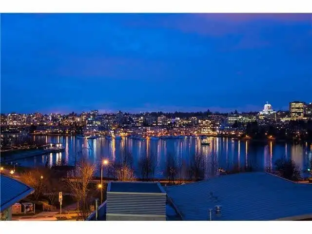 601 1408 STRATHMORE MEWS - photo 2 of 27