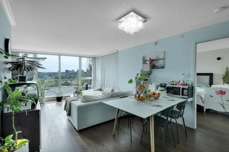601 1408 STRATHMORE MEWS - photo 4 of 27