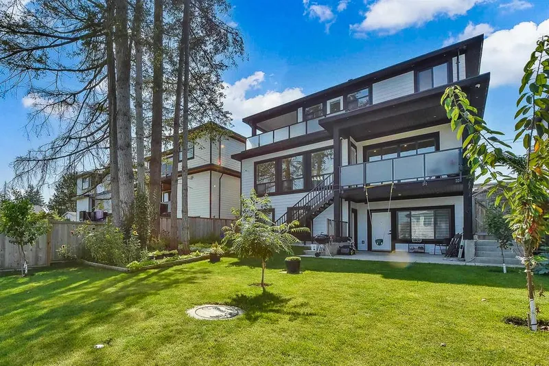 8978 160 STREET - photo 2 of 25