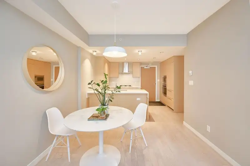 209 508 W 29TH AVENUE - photo 1 of 25