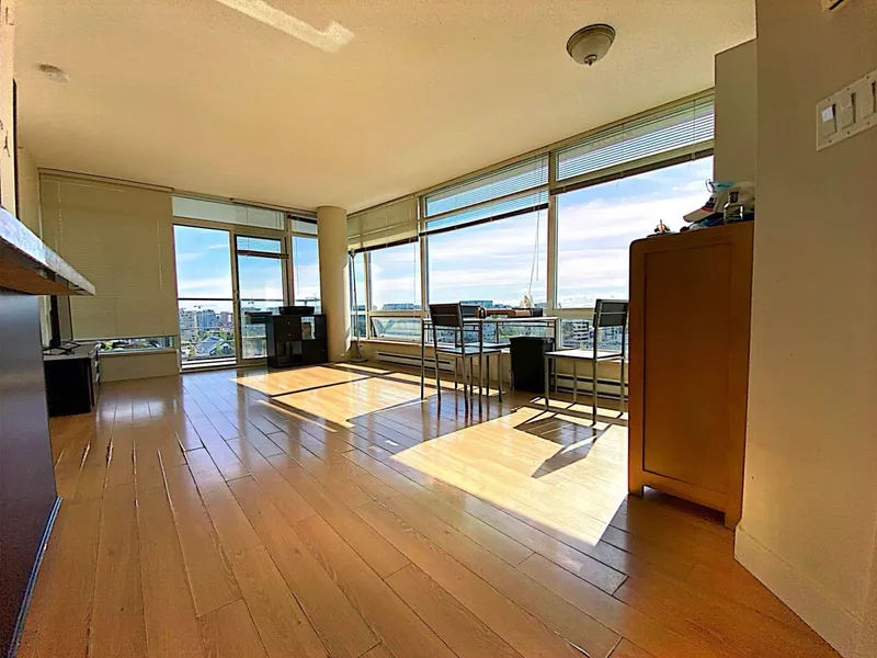 1605 8288 LANSDOWNE ROAD - photo 4 of 14