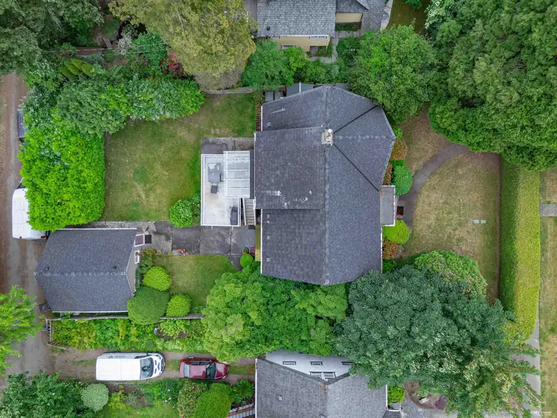 1049 W 33RD AVENUE - photo 3 of 40