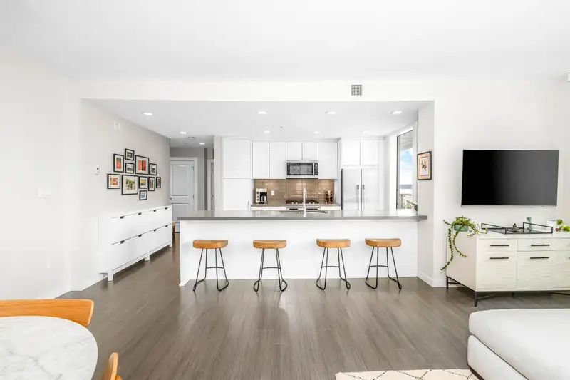 411 277 W 1ST STREET - photo 3 of 37