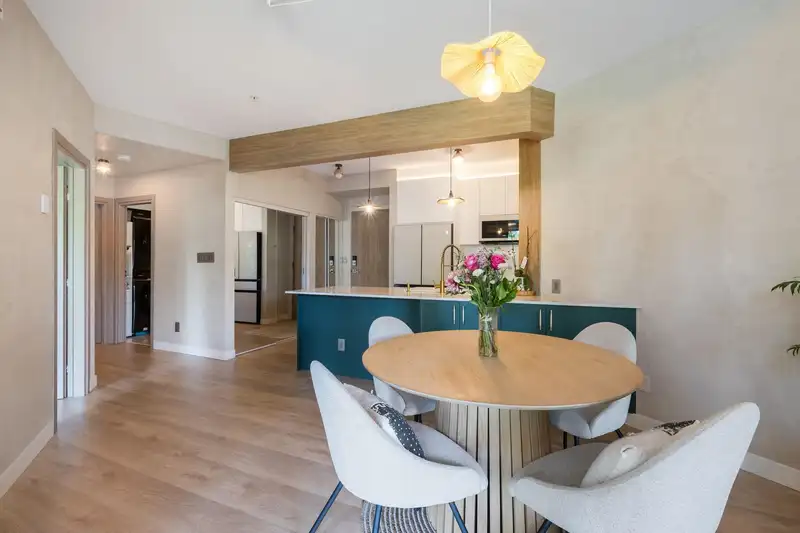 207 560 RAVEN WOODS DRIVE - photo 2 of 40