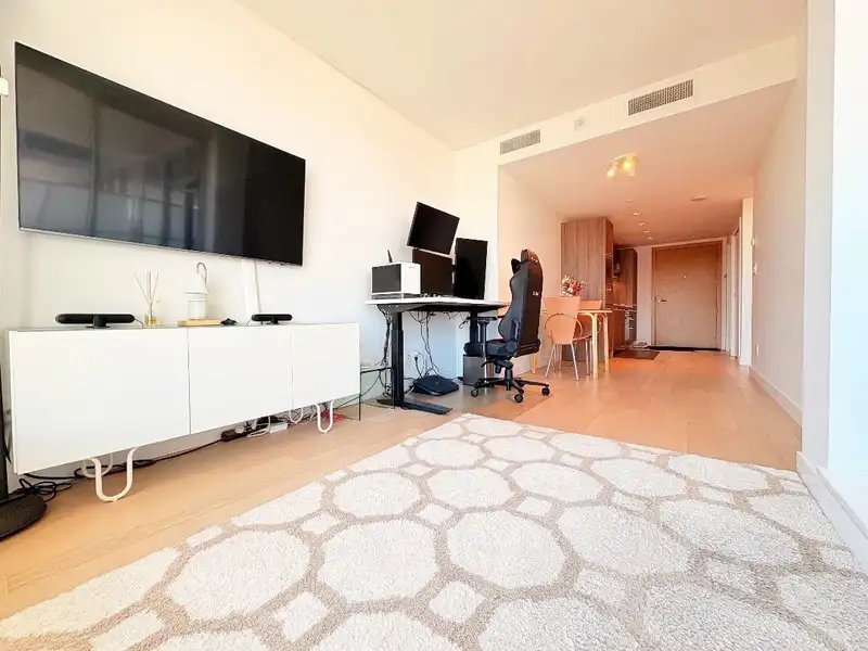 522 2220 KINGSWAY - photo 1 of 27