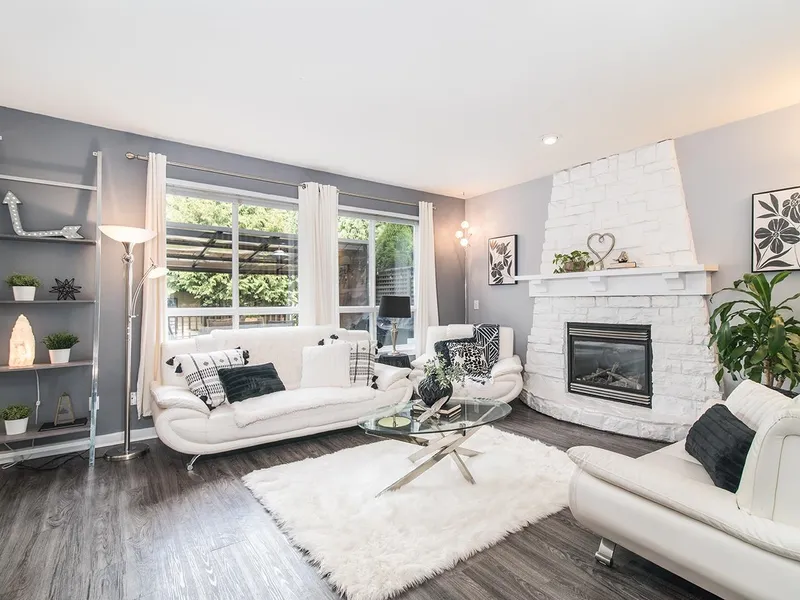 14579 33B AVENUE - photo 2 of 25