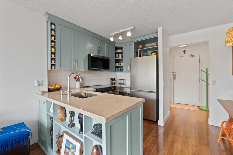 607 3970 CARRIGAN COURT - photo 4 of 23