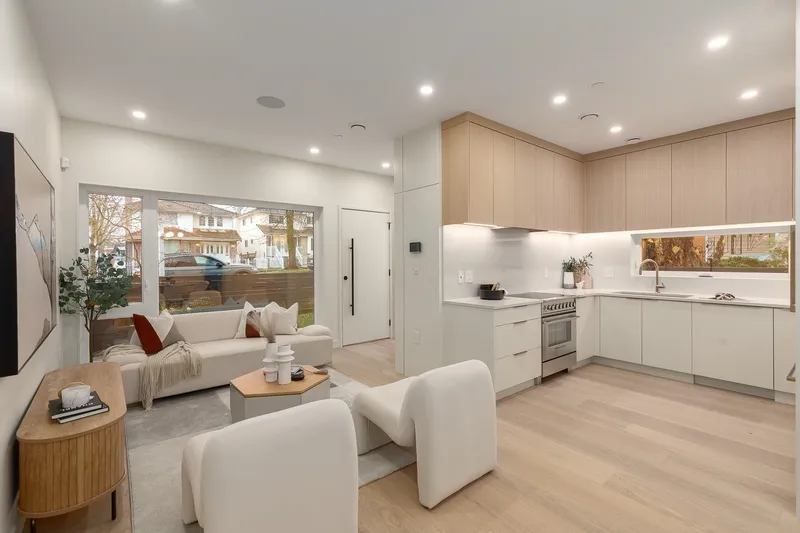 5405 WALES STREET - photo 4 of 20