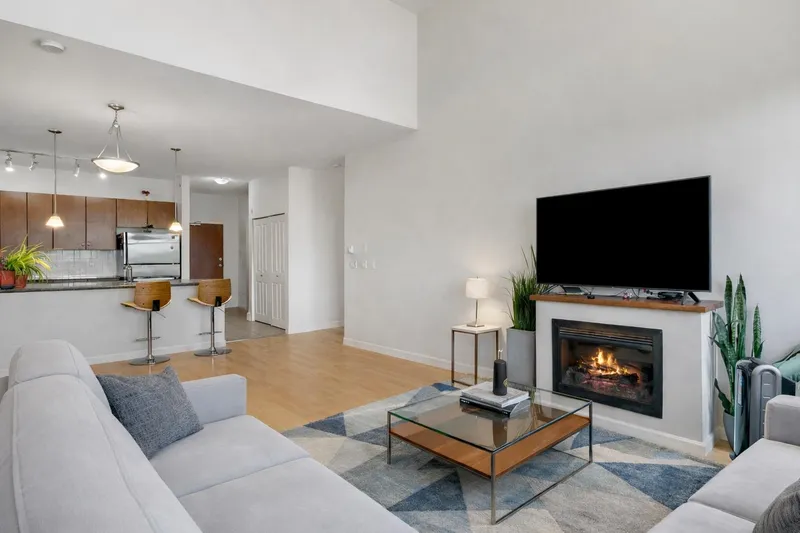 415 10180 153 STREET - photo 3 of 25