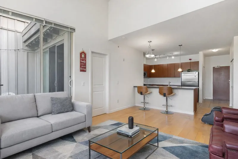 415 10180 153 STREET - photo 4 of 25