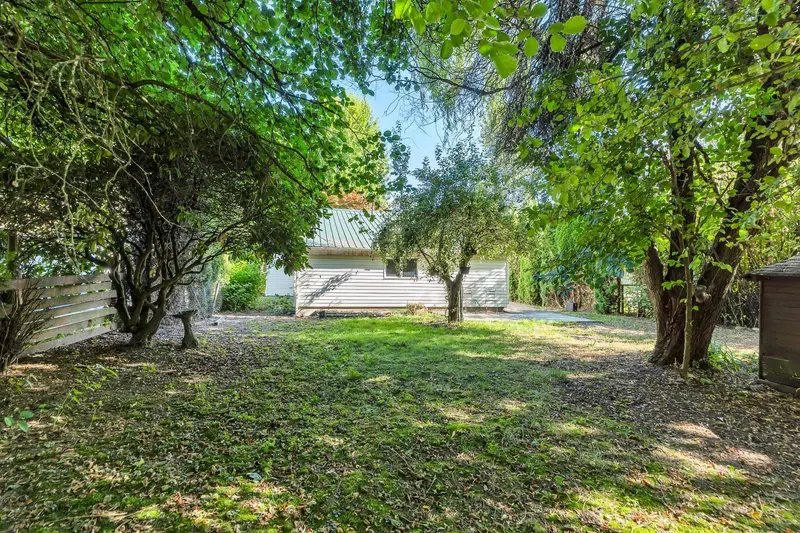 46054 ROBERTSON AVENUE - photo 1 of 25