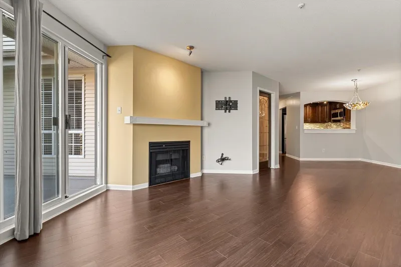 418 1242 TOWN CENTRE BOULEVARD - photo 4 of 21